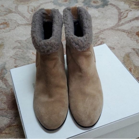 Golden Goose Theodora Alaska booties - Picture 2 of 16